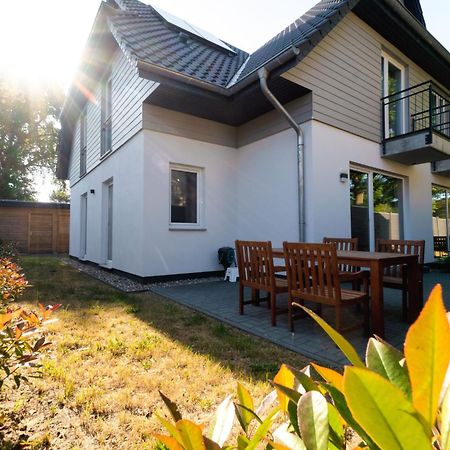 Ferienwohnungen Am Darsser Ort Inkl Waeschepaket Wieck Exterior photo